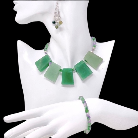 Handcrafted Green Adventurine and Jasper bib Necklace with Bracelet and Earrings - Picture 1 of 10